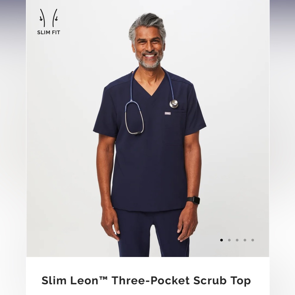 Figs slim Leon three pocket scrub top